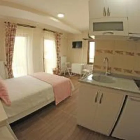 Hotel apartamentowy Ede Geyikli